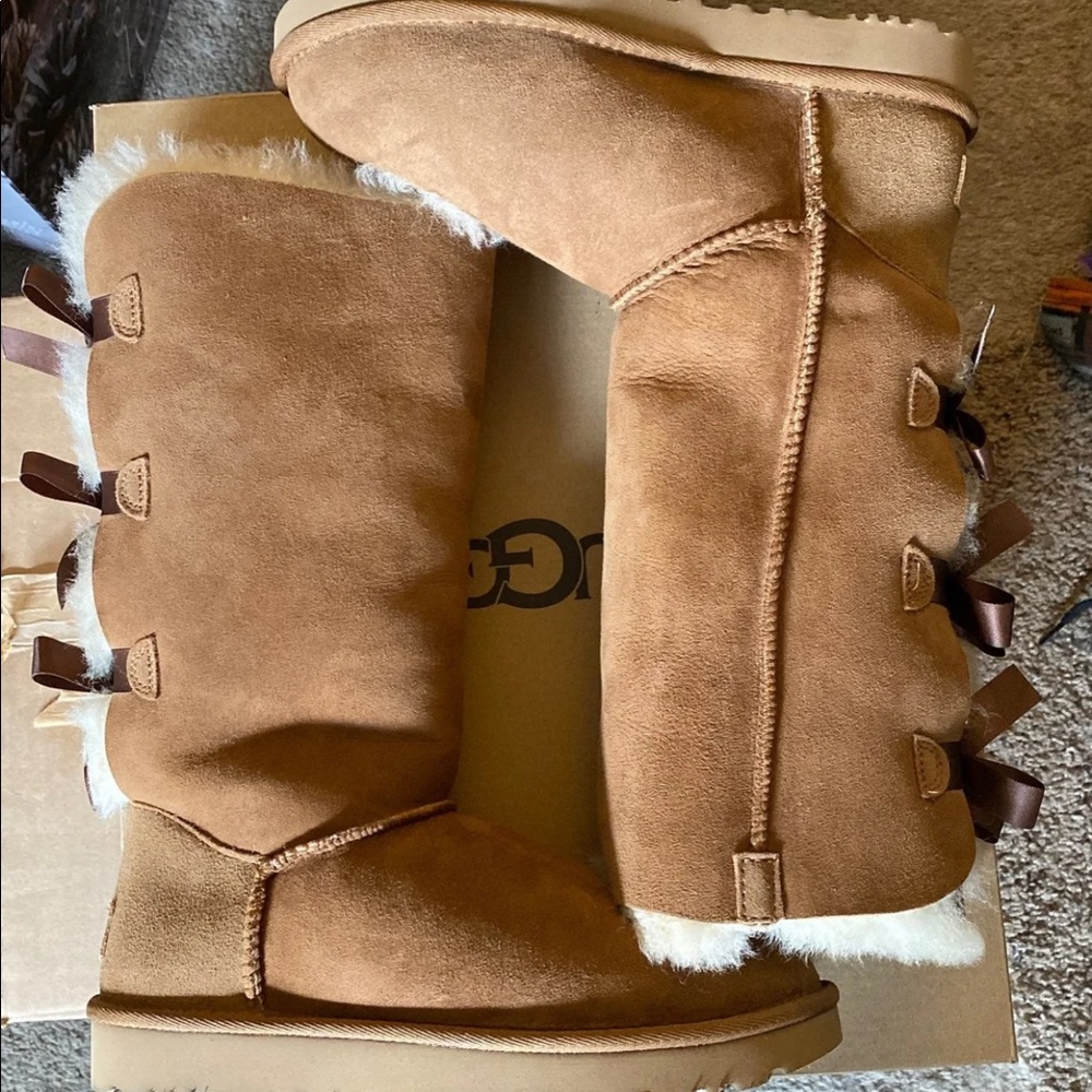 Ugg bailey bow tall II NIB size 6